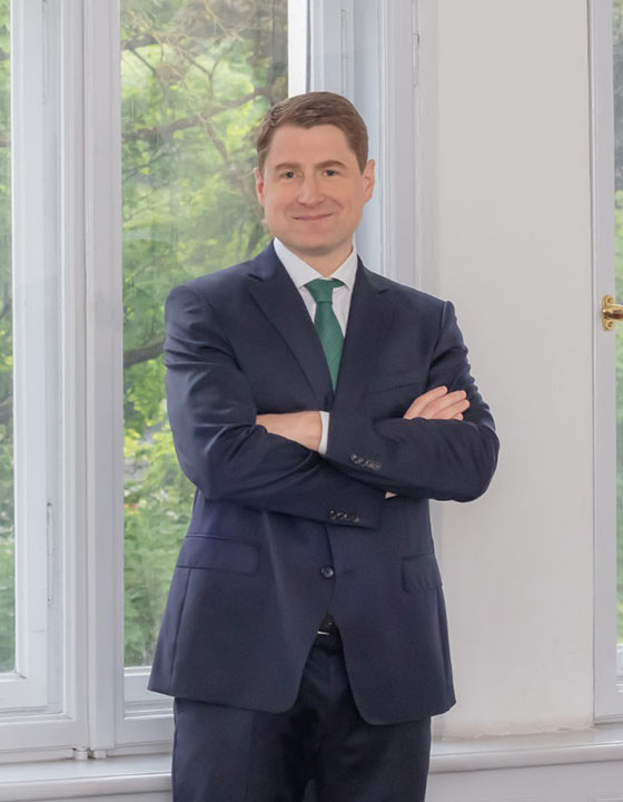 Dr. Ferdinand Neumayer