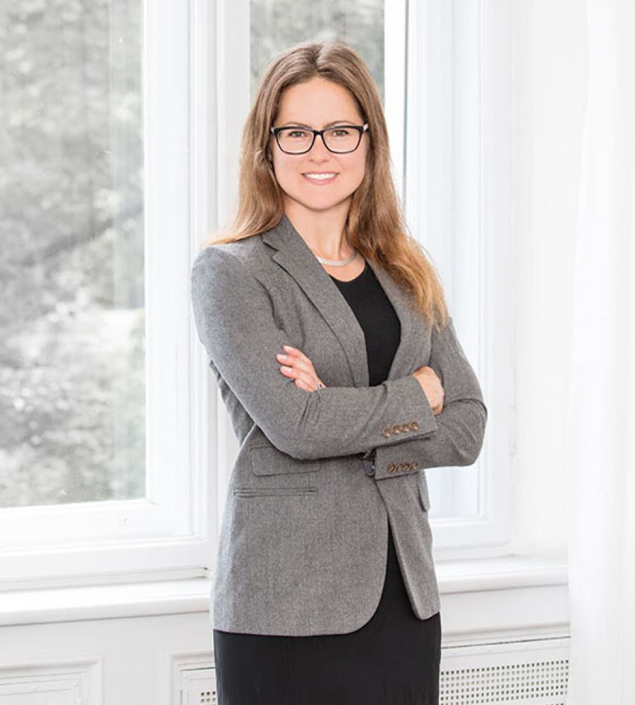 Dr. Catharina J. Casper